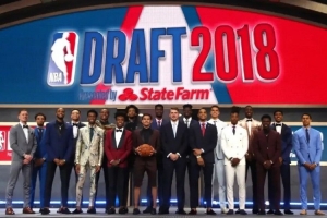 八年之后，我們四個一起打NBA總決賽配圖